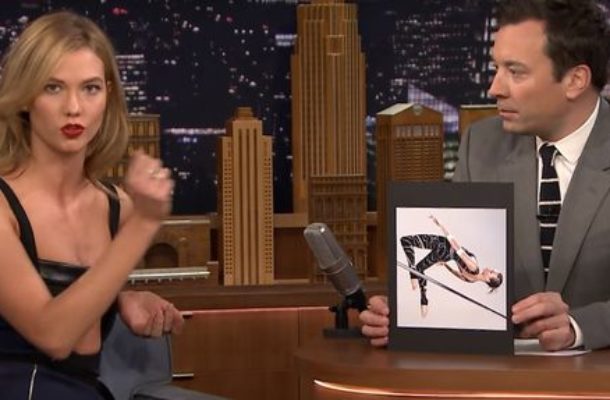 Jimmy Fallon pobiera lekcje modelingu u Karlie Kloss