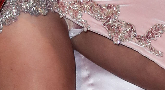 Taylor Swift w stroju bogini pokazała KROCZĘ! Taylor Swift w stroju bogini pokazała KROCZĘ!