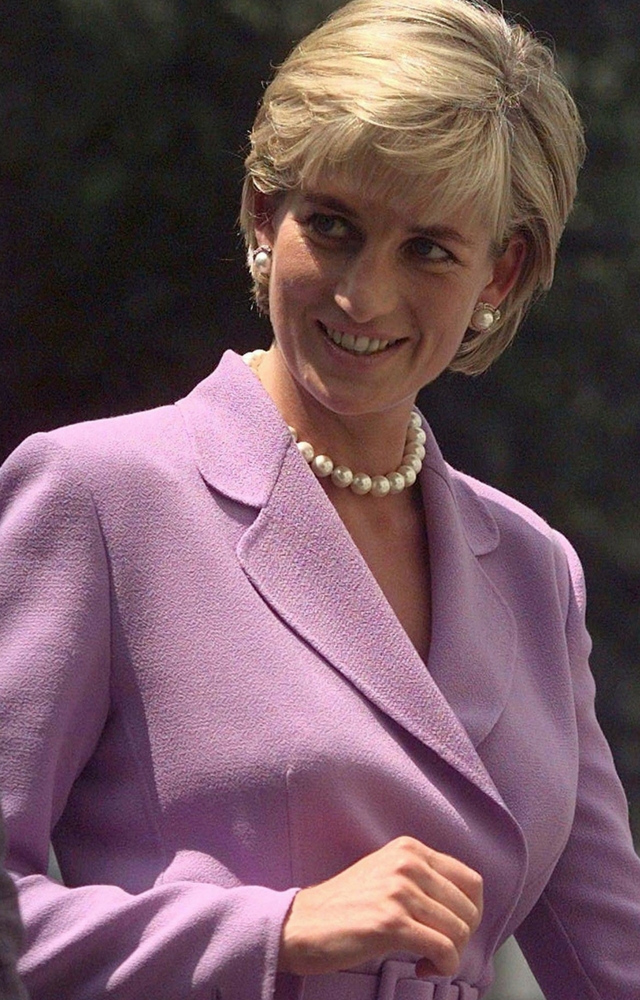 Kurczak nadziewany ekologicznym musem jagnięcym. MENU na weselu Meghan i Harrego Kurczak nadziewany ekologicznym musem jagnięcym. MENU na weselu Meghan i Harrego