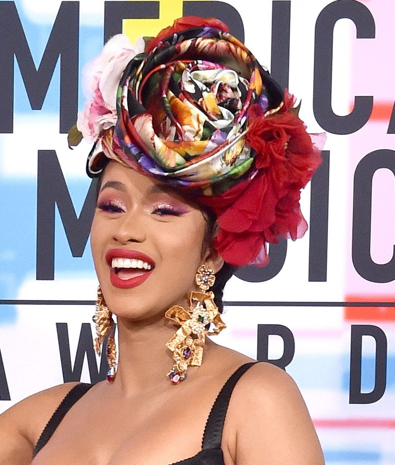 Cardi B ma POWAŻNE problemy z wagą po ciąży! Interweniują jej rodzice!