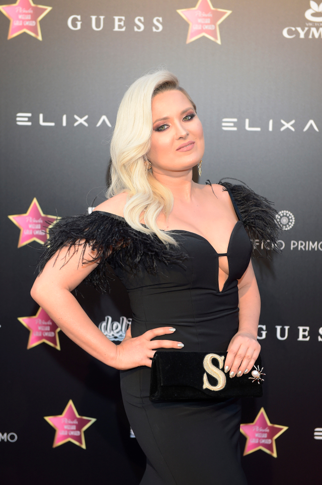 Gosia Andrzejewicz w piórkach. Widać, że schudła 15 kg? Gosia Andrzejewicz w piórkach. Widać, że schudła 15 kg?