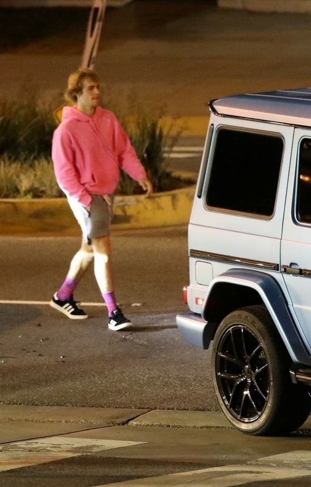 TEN szczegół zdradza, że Baskin i Justin są razem?! (ZDJĘCIA) TEN szczegół zdradza, że Baskin i Justin są razem?! (ZDJĘCIA)