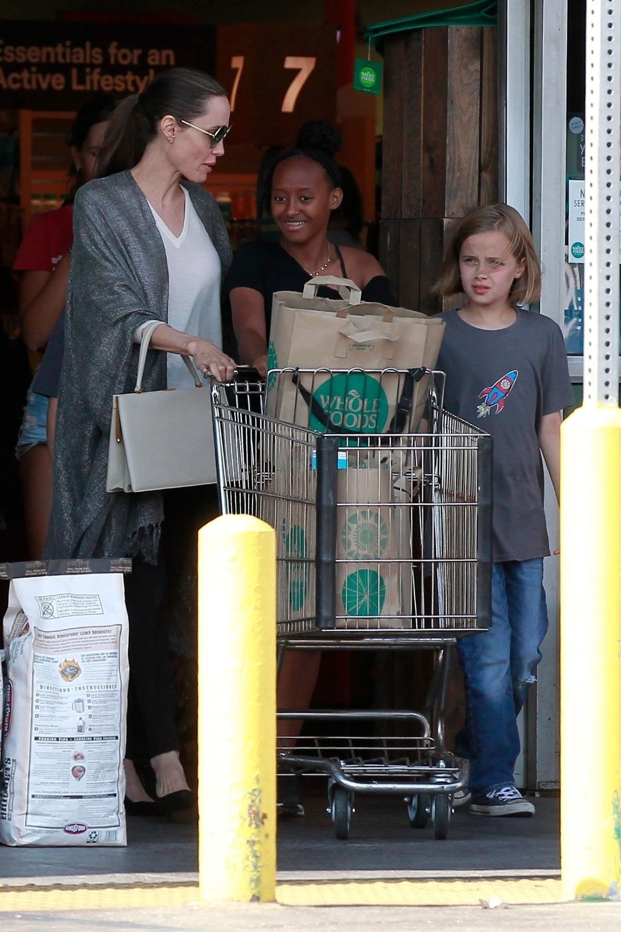 Brad ma FATALNY kontakt z dziećmi. Angelina je buntuje