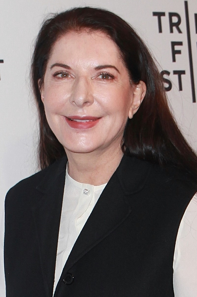 Szok! Marina Abramović została ZAATAKOWANA w galerii! (VIDEO) Szok! Marina Abramović została ZAATAKOWANA w galerii! (VIDEO)