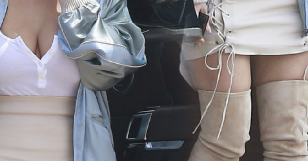 Kim Kardashian potrzebuje Twojej pomocy. Wyślij SMS o treści STYLISTA Kim Kardashian potrzebuje Twojej pomocy. Wyślij SMS o treści STYLISTA