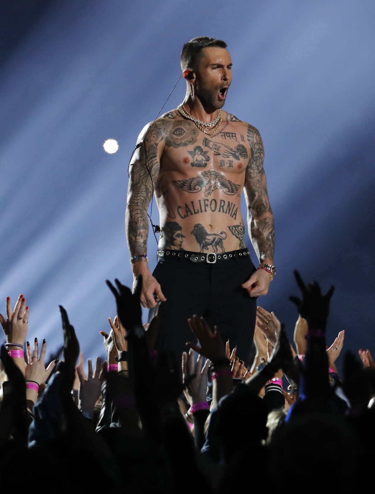 Najgorszy wstęp w historii Super Bowl! Maroon 5 DAŁ CIAŁA?