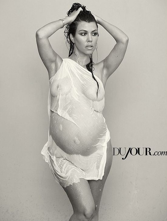 NAGA Kourtney Kardashian w zaawansowanej ciąży! (FOTO)