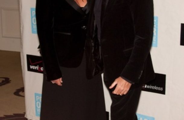 Pierce Brosnan ze swą drugą połową (FOTO)