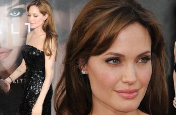 Angelina Jolie na premierze Salt (FOTO)