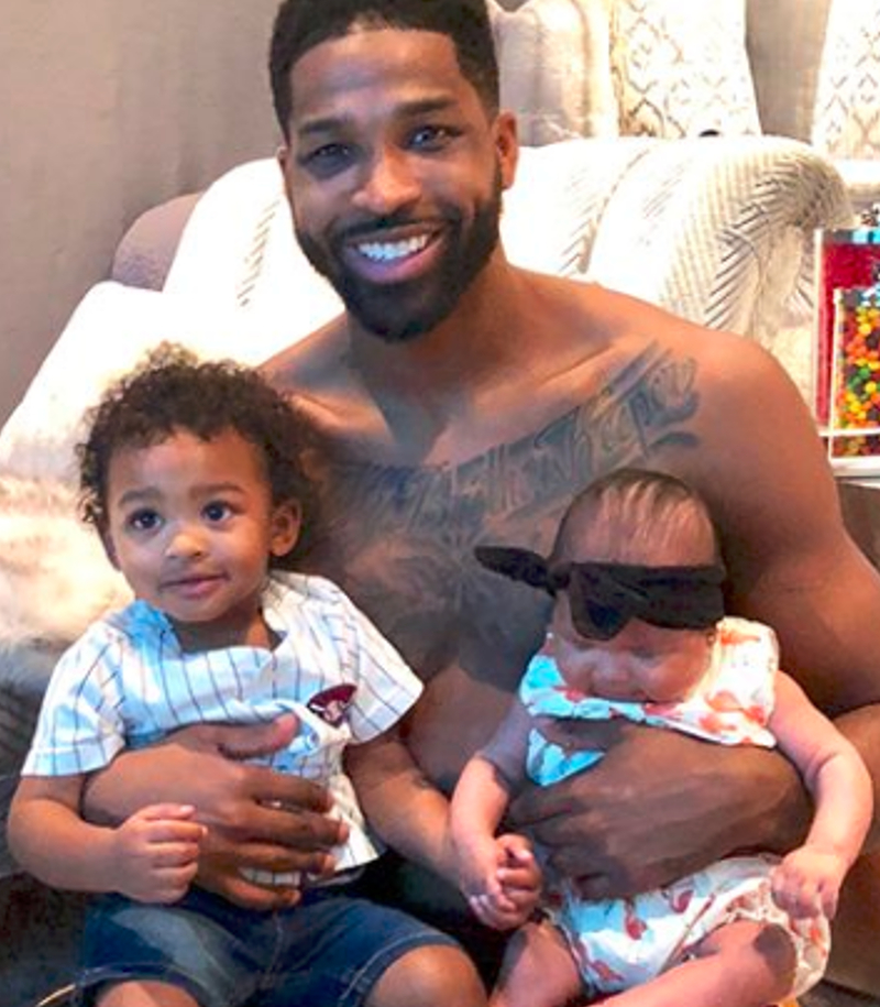 Tristan Thompson WYPYCHA sobie szorty! Co za żenada!