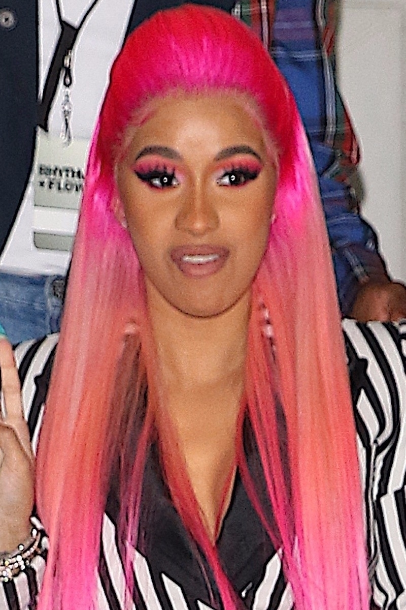 Cardi B ma nową, FATALNĄ fryzurę. Wygląda jak Nicki Minaj