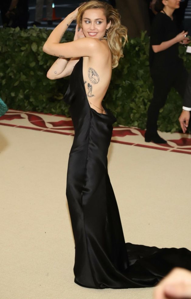 Nie uwierzycie, co zrobiła Miley Cyrus. Fani są PRZERAŻENI!