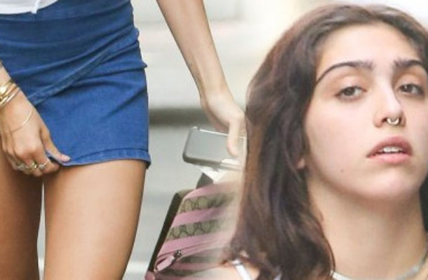 Lourdes Leon szybko pożałowała długości swojej spódniczki (FOTO)