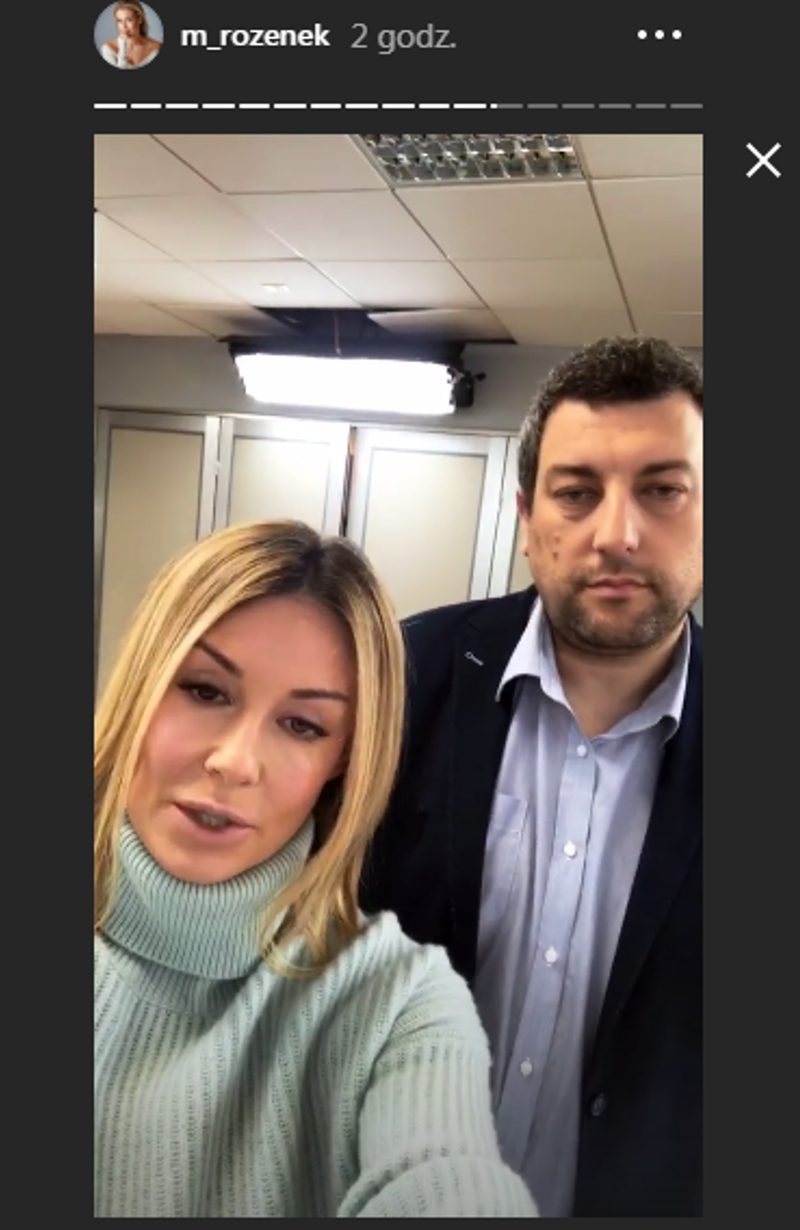 Rozenek w luźnym golfie na fotelu w DD TVN. Fani: Brzuch ukryty?