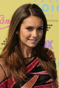 Nina Dobrev SOLO na gali Teen Choice (FOTO)