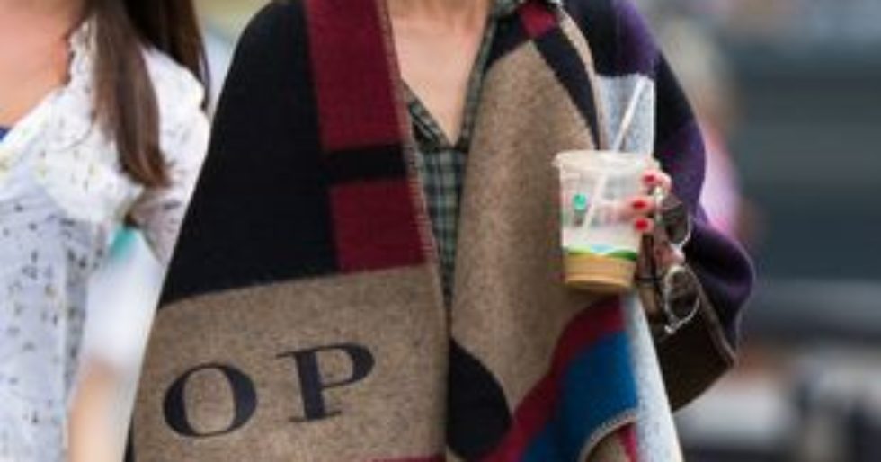 Olivia Palermo kusi nogami i odstrasza dekoltem (FOTO) Olivia Palermo kusi nogami i odstrasza dekoltem (FOTO)