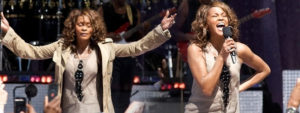 Whitney Houston sprzedaje dom za pół ceny