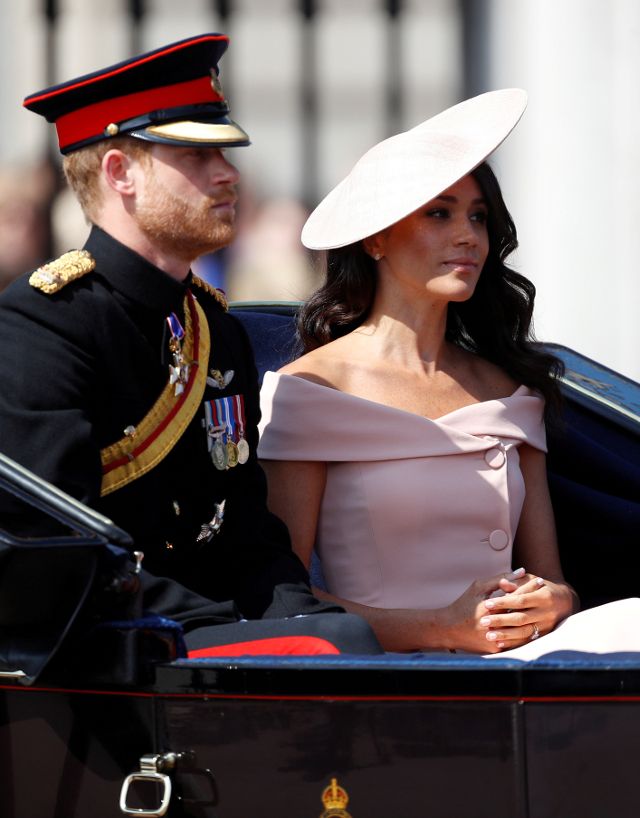 Elżbieta II faworyzuje Meghan i księcia Harry’ego! Podarowała im COŚ wyjątkowego Elżbieta II faworyzuje Meghan i księcia Harry’ego! Podarowała im COŚ wyjątkowego