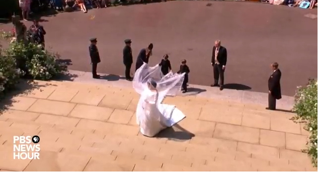 Meghan Markle w SUKNI ślubnej! Zachwyca! Meghan Markle w SUKNI ślubnej! Zachwyca!