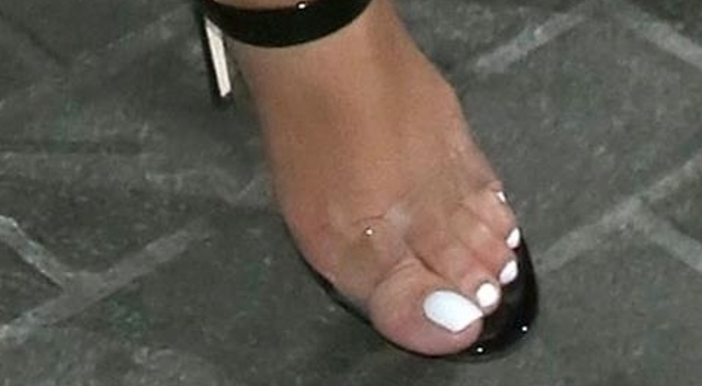 Rihanna znów ZASZALAŁA z butami! To musiało boleć! Rihanna znów ZASZALAŁA z butami! To musiało boleć!