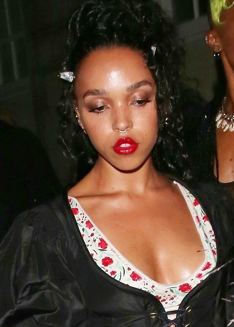 Shia LaBeouf i FKA Twigs są PARĄ! Przyłapali ich w intymnej sytuacji!