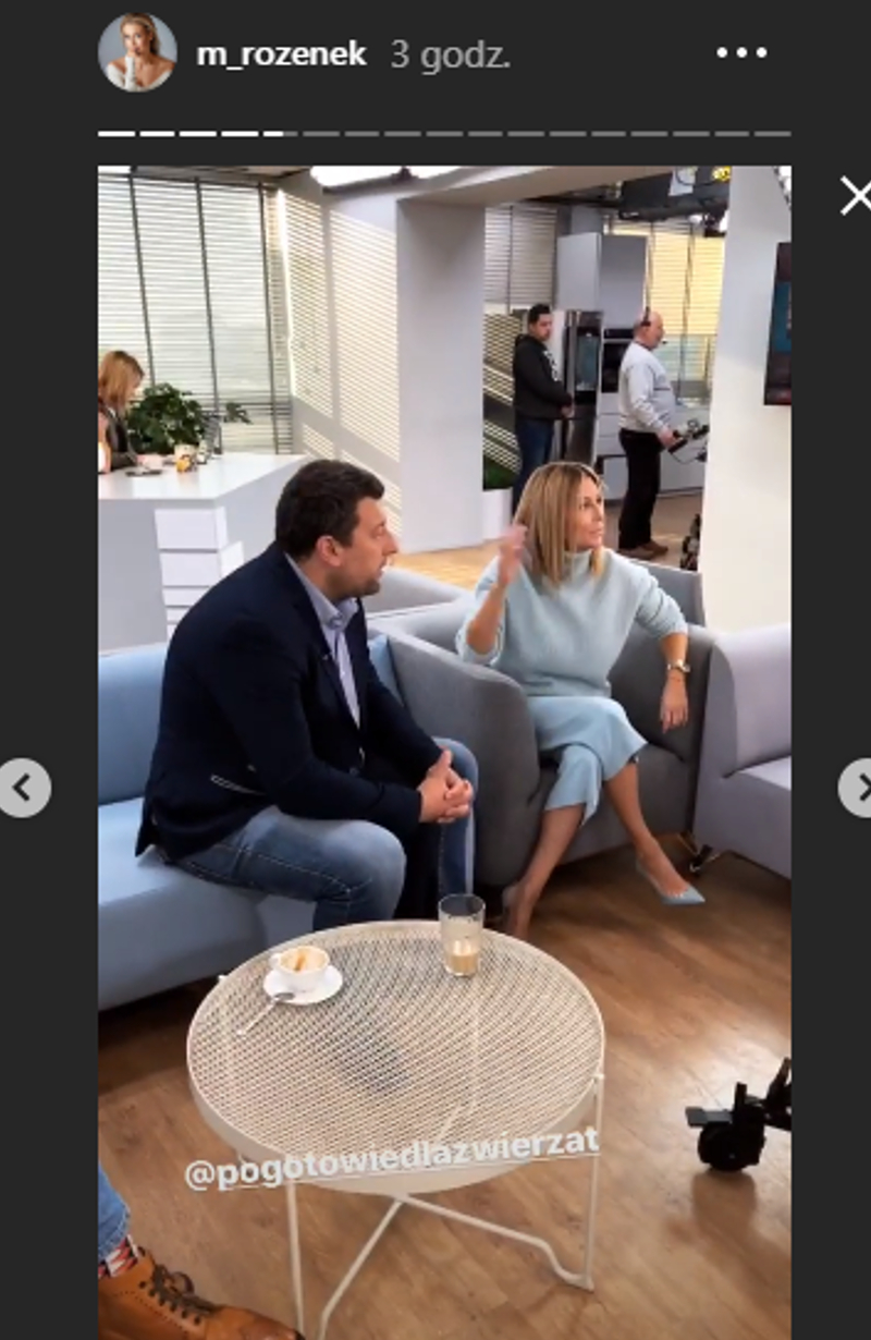 Rozenek w luźnym golfie na fotelu w DD TVN. Fani: Brzuch ukryty?