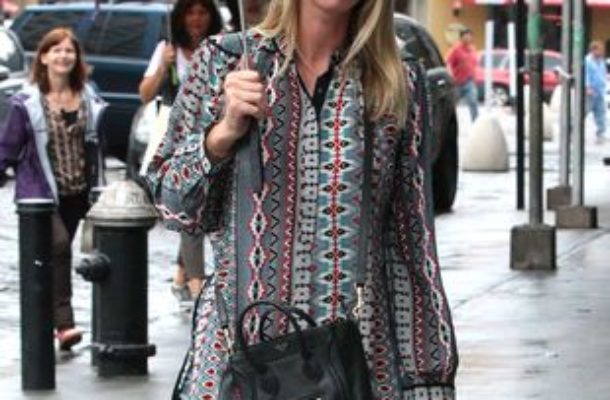 Deszczowy look Nicky Hilton (FOTO)