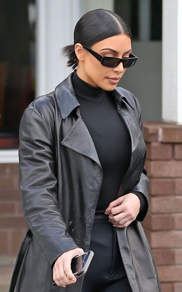 Kim Kardashian jest zdesperowana - łuszczyca zaatakowała jej twarz 