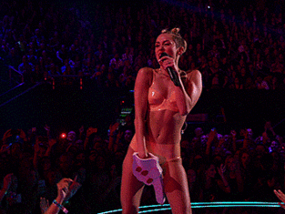 Chris Hemsworth nie widział występu Miley Cyrus na VMA  