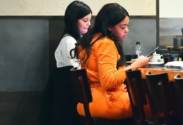 EKSKLUZYWNE zdjęcia Kylie z baru. TEN szczegół sprawia, wygląda strasznie! EKSKLUZYWNE zdjęcia Kylie z baru. TEN szczegół sprawia, wygląda strasznie!