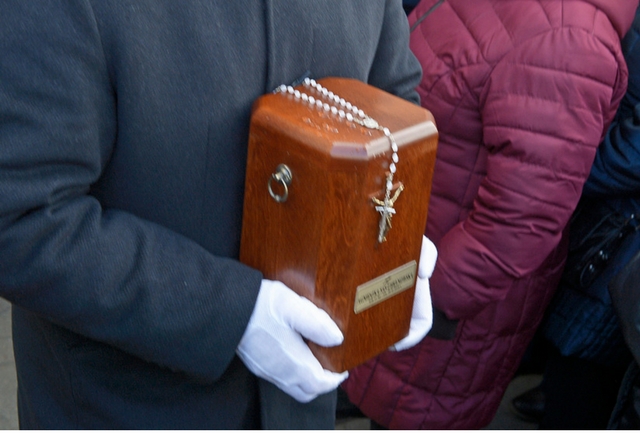 Trwa pogrzeb Agnieszki Kotulanki (DUŻO ZDJĘĆ)