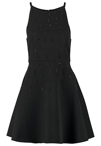 Mała czarna według gwiazd!