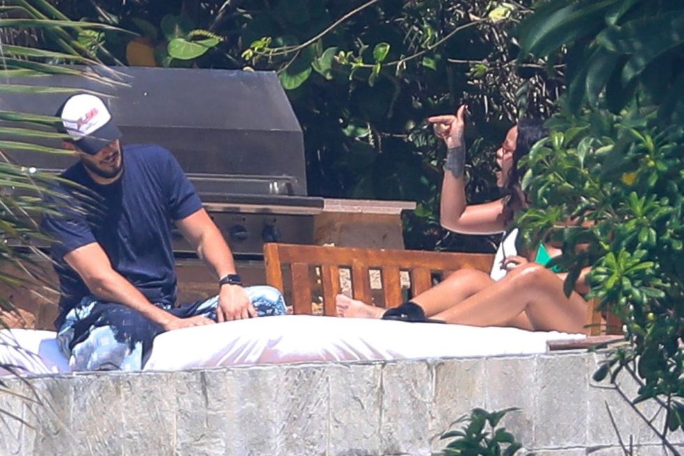 Chris Brown chce wrócić do Rihanny? Jej fani są WŚCIEKLI