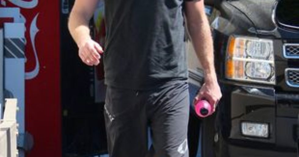 Liam Hemsworth nie chce być dłużej niańką Miley Cyrus Liam Hemsworth nie chce być dłużej niańką Miley Cyrus