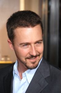 Edward Norton to… diva?