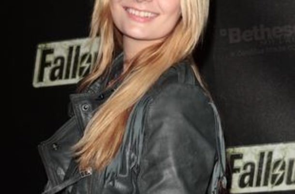 Mischa Barton pokazuje coraz większą pupę