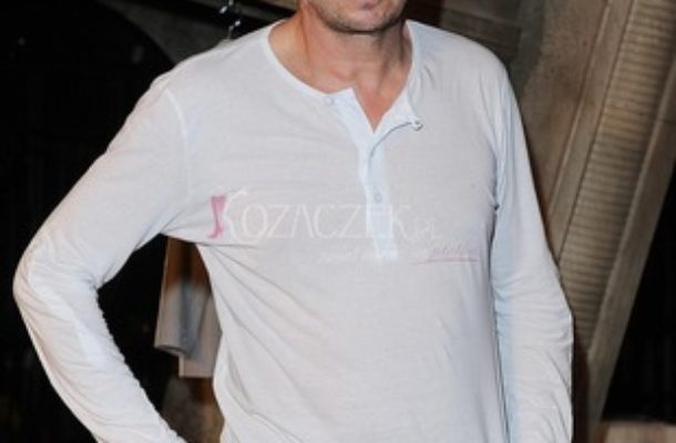 Piotr Cyrwus pokazał całkiem zgrabne łydki (FOTO)