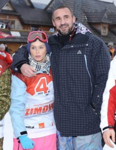Zarośnięty Saleta z dziewczyną (FOTO)