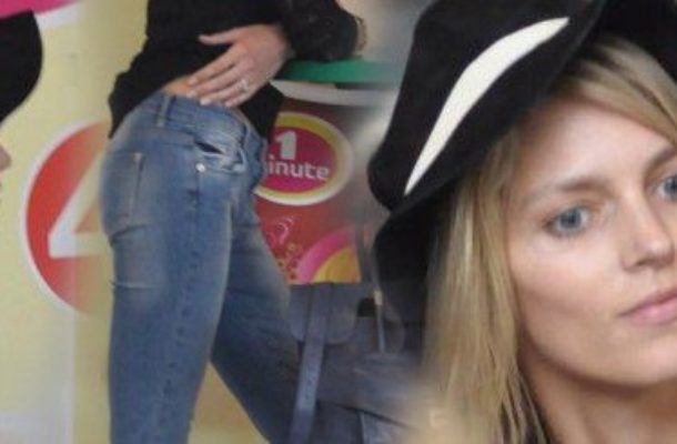 Anja Rubik modna na lotnisku (FOTO)