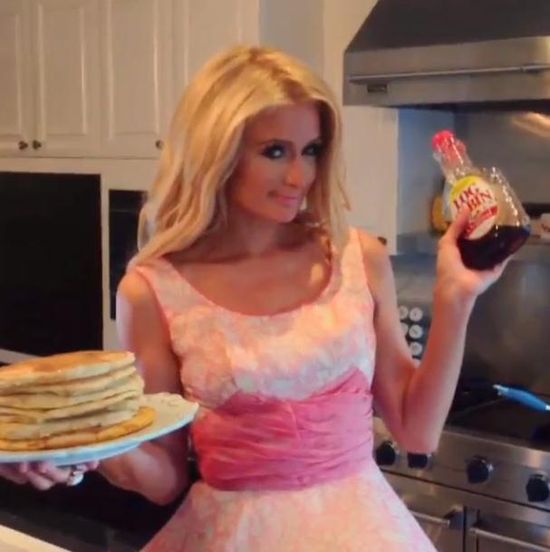 Paris Hilton uczy się gotować? Paris Hilton uczy się gotować?