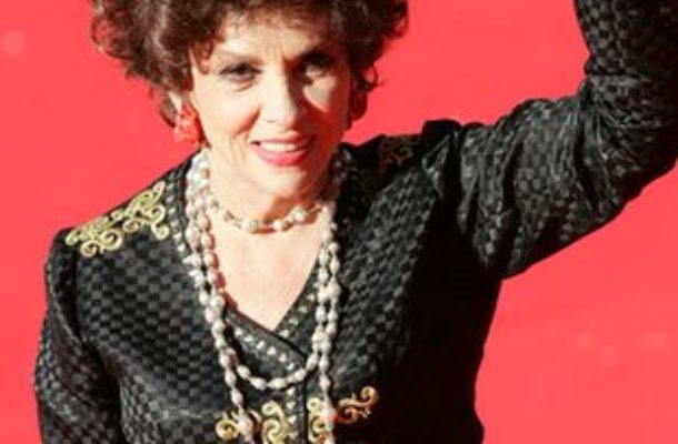 Gina Lollobrigida nadal rywalizuje z Sophią Loren (FOTO)