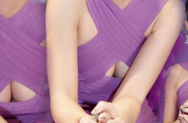 Seksowny dekolt Katy Perry (FOTO)
