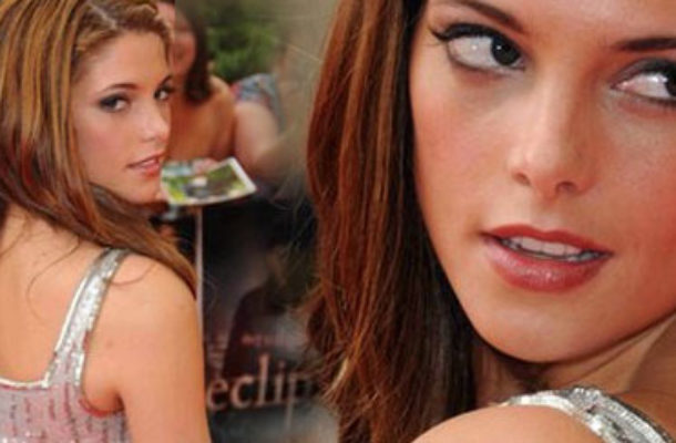 Skąpana w srebrze Ashley Greene (FOTO)