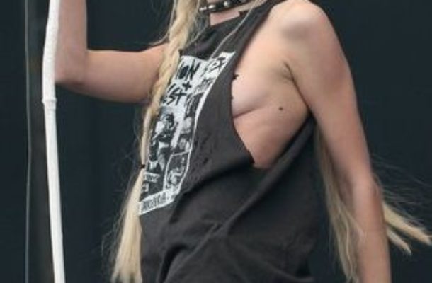 Rozpusta na koncercie Taylor Momsen w Barcelonie (VIDEO)