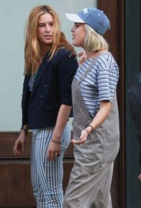 Tak całują się siostry Willis (FOTO)