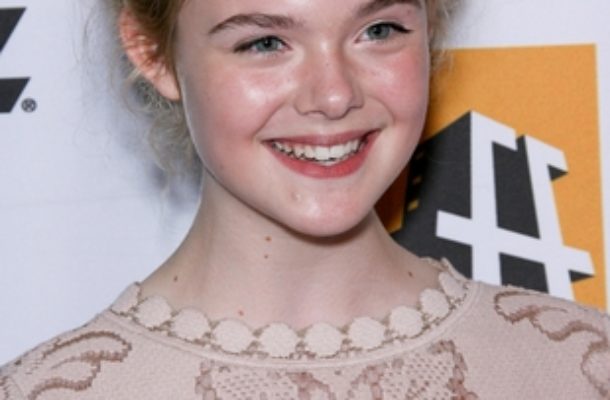 Elle Fanning jak bułeczka (FOTO)
