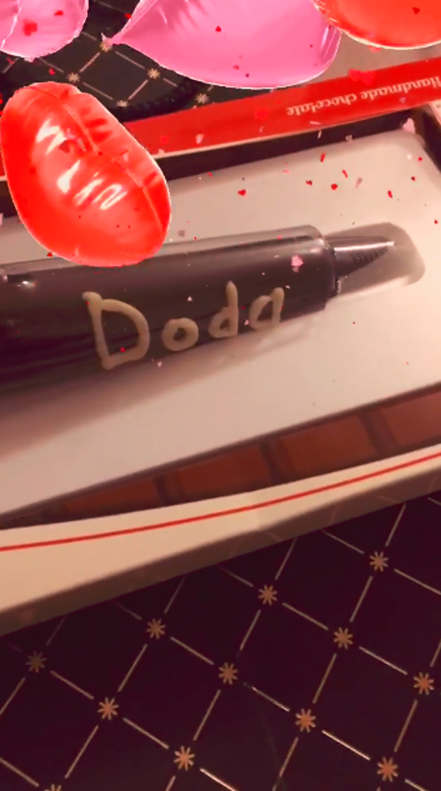 Doda w filtrze psa świętuje 34 urodziny Doda w filtrze psa świętuje 34 urodziny