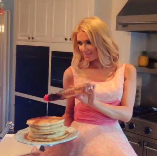 Paris Hilton uczy się gotować? Paris Hilton uczy się gotować?