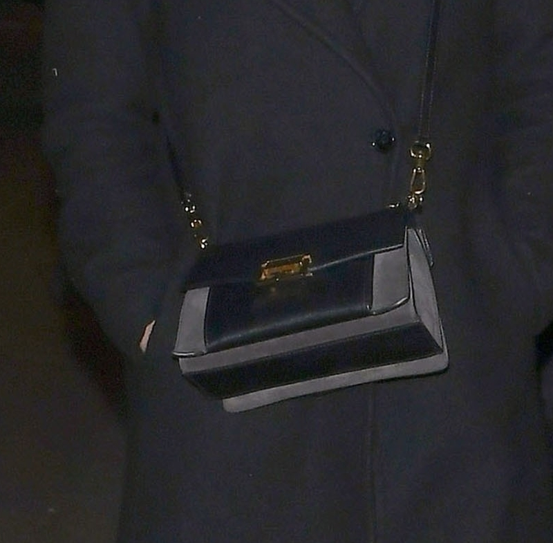 Cara Delevingne na NIEUDANEJ randce z dziewczyną (ZDJĘCIA) Cara Delevingne na NIEUDANEJ randce z dziewczyną (ZDJĘCIA)