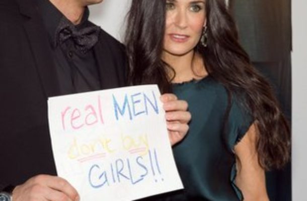 Ashton Kutcher z Demi Moore na premierze (FOTO)